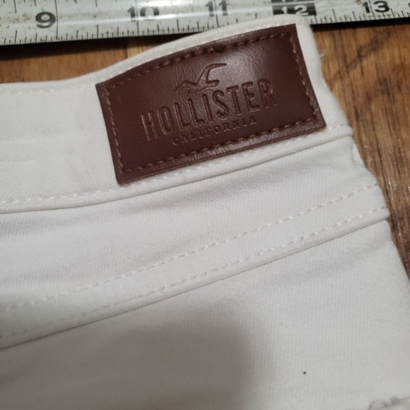 2/$15 HOLLISTER HIGH RISE SUPER SKINNY SHORTS - Picture 11 of 11